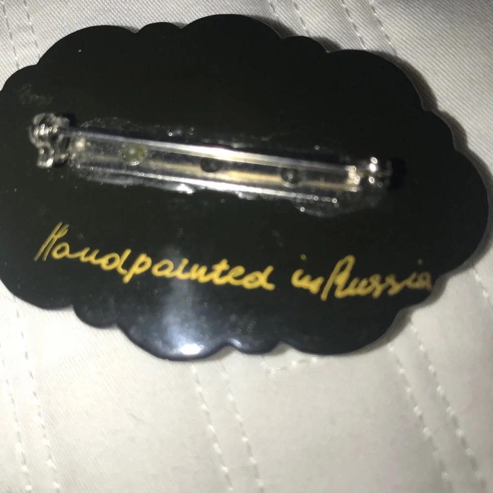 Vintage pin with hand painting